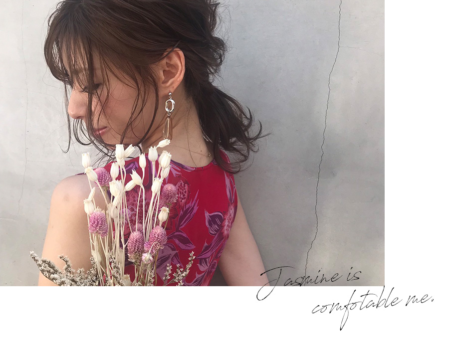 初めての美容室だと緊張してしまう方でも過ごしやすいように、空間づくりはもちろんスタッフの教育を徹底しています